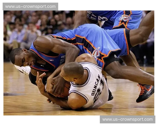 铁血南海岸的孤勇者之歌:复盘湖人vs热火G3,那场属于硬汉的逆袭史诗 铁血南海岸的孤勇者之歌:复盘湖人vs热火G3,那场属于硬汉的逆袭史诗